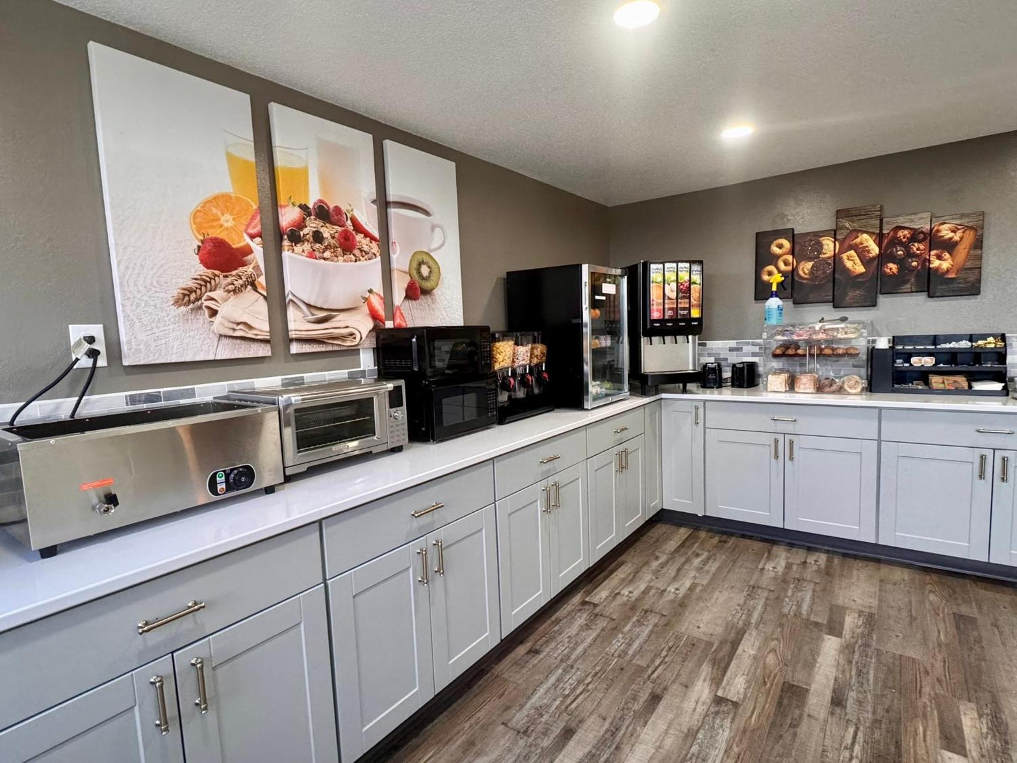 Super 8 By Wyndham Great Falls City Center エクステリア 写真
