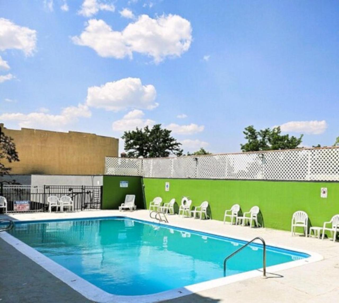 Super 8 By Wyndham Great Falls City Center エクステリア 写真