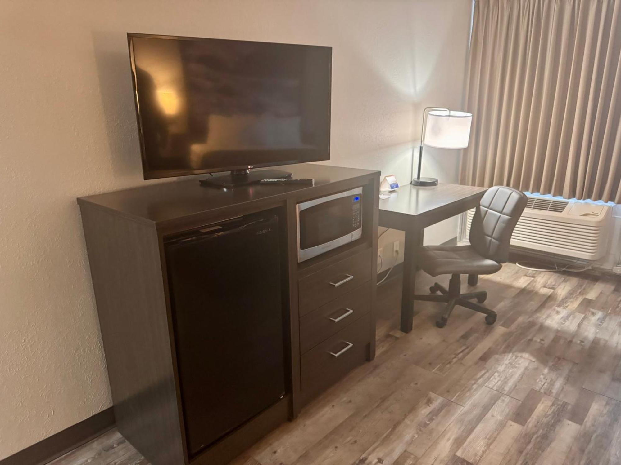 Super 8 By Wyndham Great Falls City Center エクステリア 写真