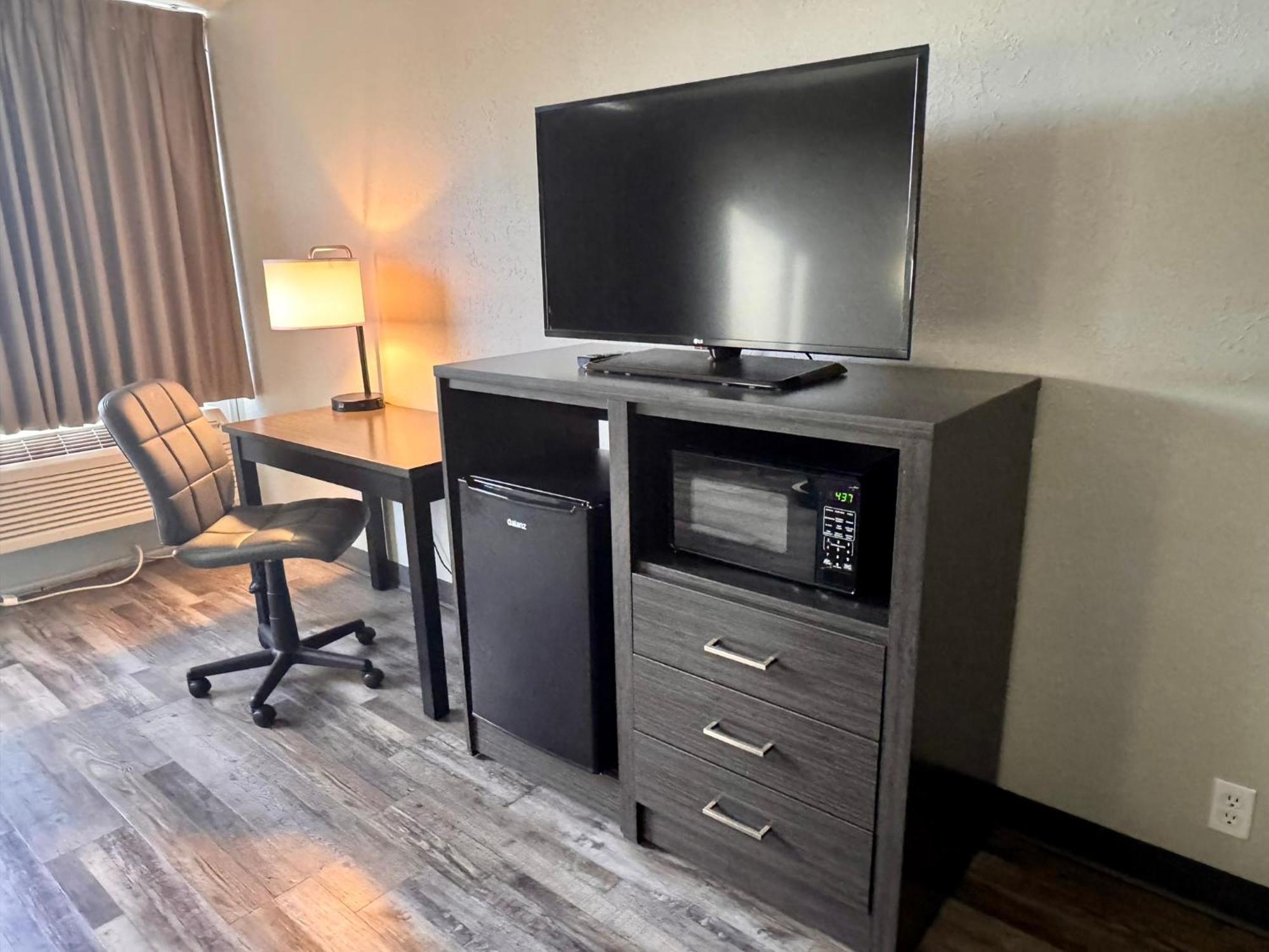 Super 8 By Wyndham Great Falls City Center エクステリア 写真